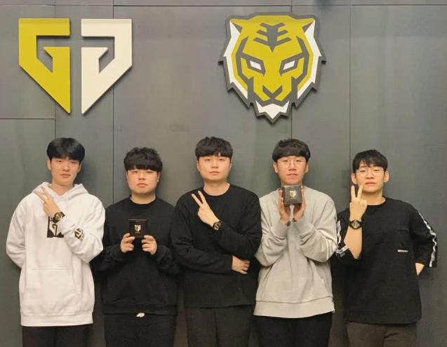 智慧尤為突 智慧尤為突